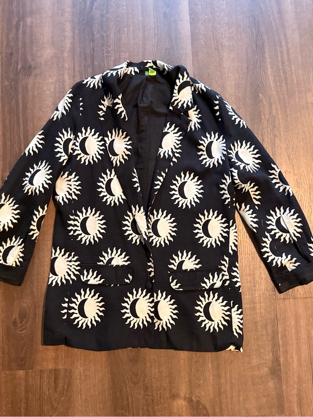 FARM Rio Black Blazer with White Sunburst Motif - Picture 5 of 9